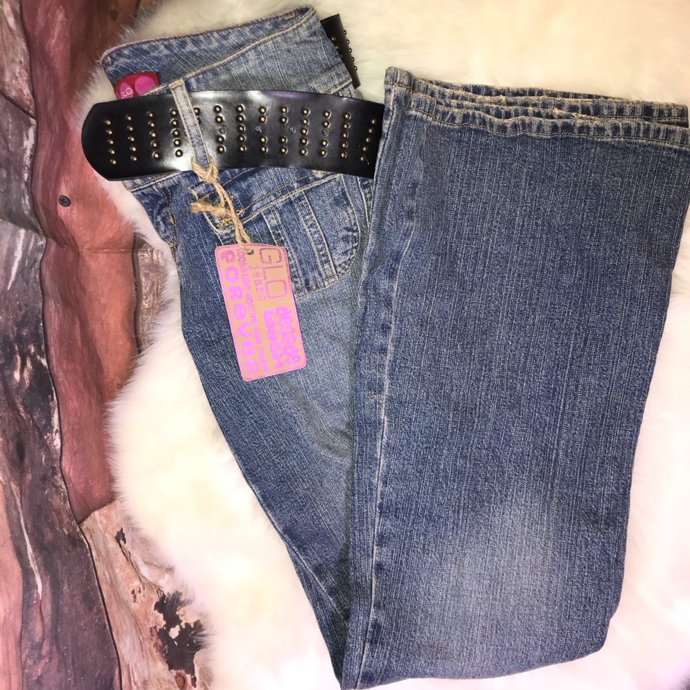 Woman’s size 0 GLO jeans NWT